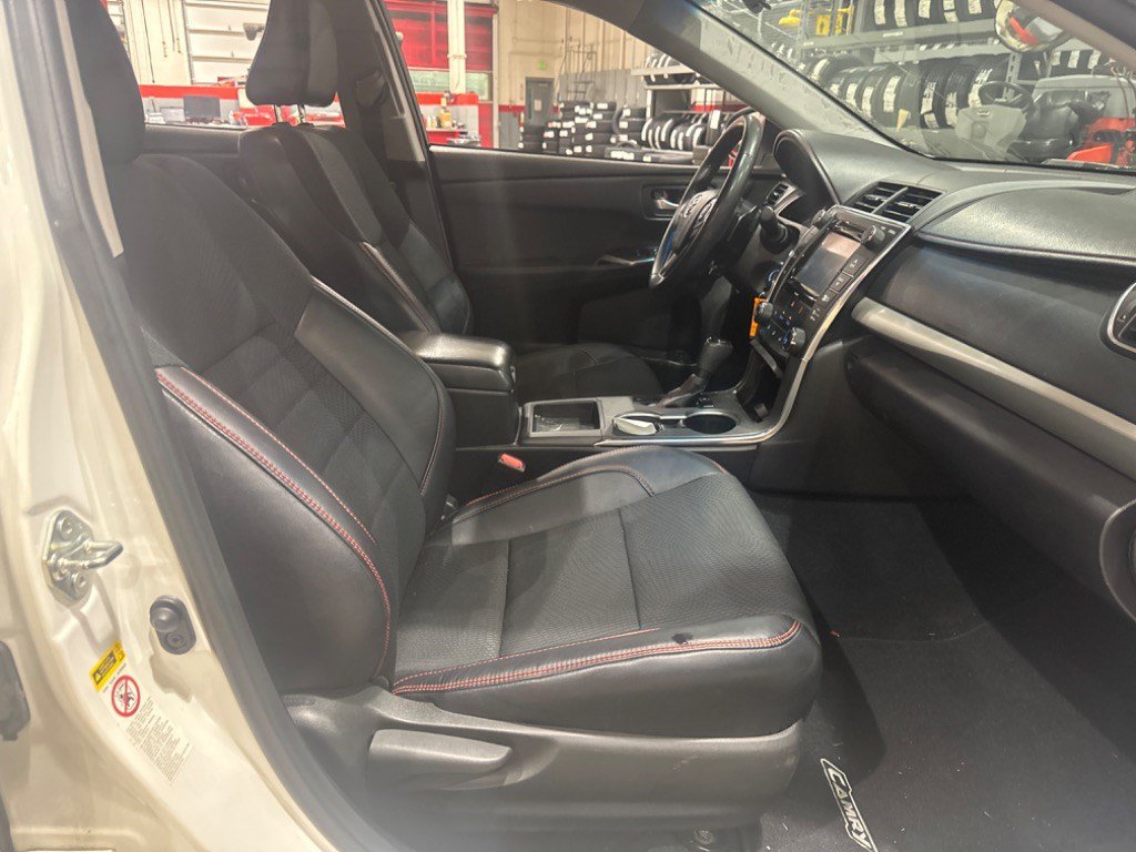 Used 2016 Toyota Camry SE FWD image 48