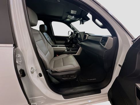 Used 2025 Toyota Tundra Limited image 32