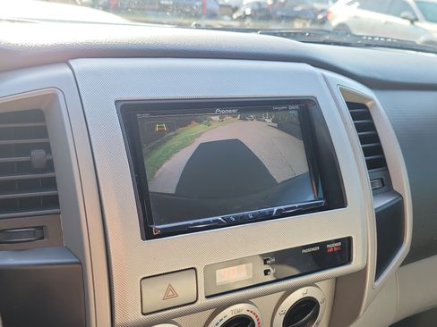Used 2010 Toyota Tacoma PreRunner w/ TRD Sport Pkg RWD image 31