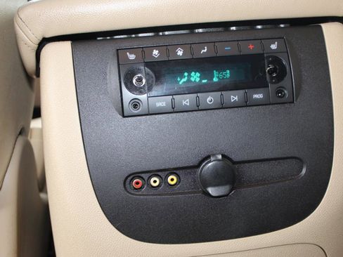 Used 2012 Chevrolet Suburban LTZ image 22