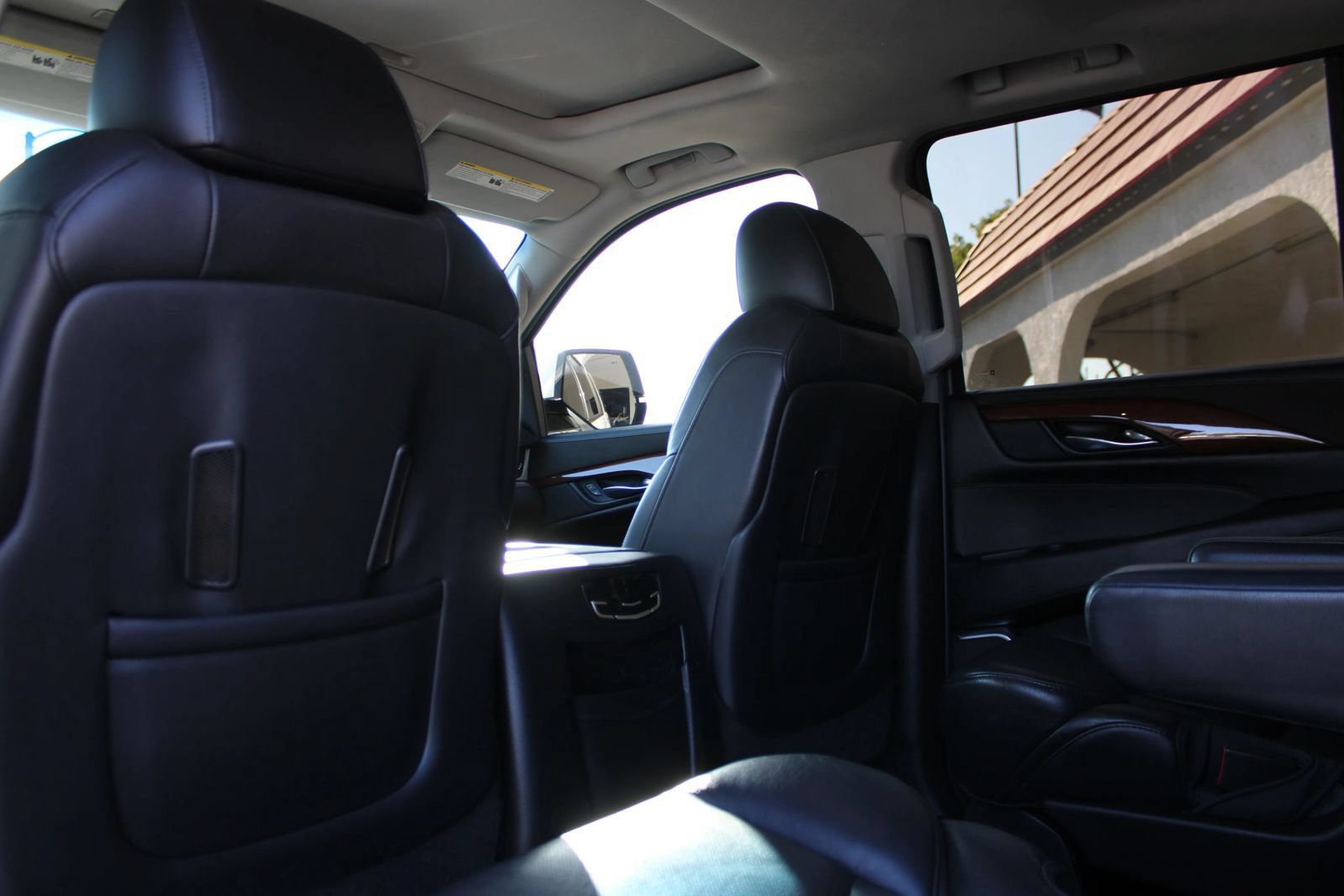 Used 2018 Cadillac Escalade ESV Luxury AWD/4WD image 16