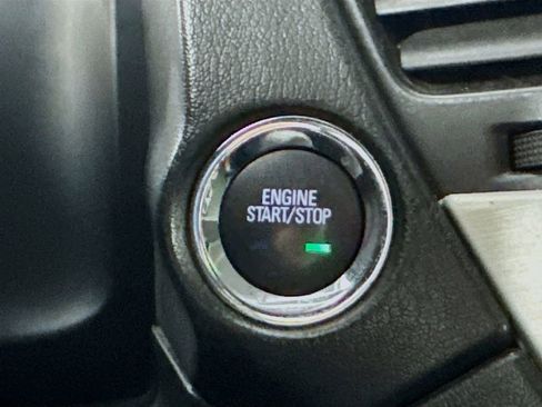 Used 2016 GMC Yukon SLT image 18