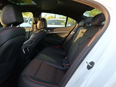 Certified 2025 Genesis G70 3.3T Advanced AWD/4WD image 10