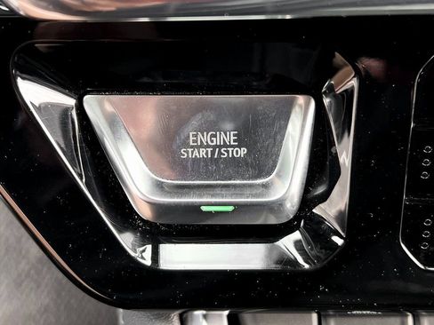 Used 2025 GMC Sierra 2500 Denali image 7