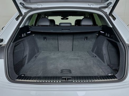 Used 2022 Audi e-tron Premium w/ Convenience Plus Package AWD/4WD image 25