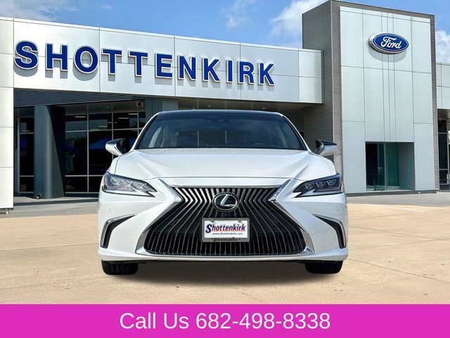 Used 2020 Lexus ES 350 Ultra Luxury w/ Accessory Package 2 FWD image 2