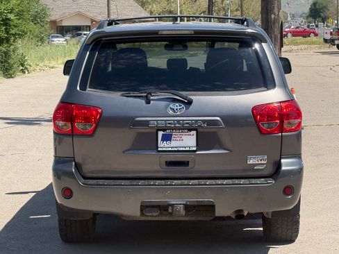 Used 2017 Toyota Sequoia SR5 AWD/4WD image 5
