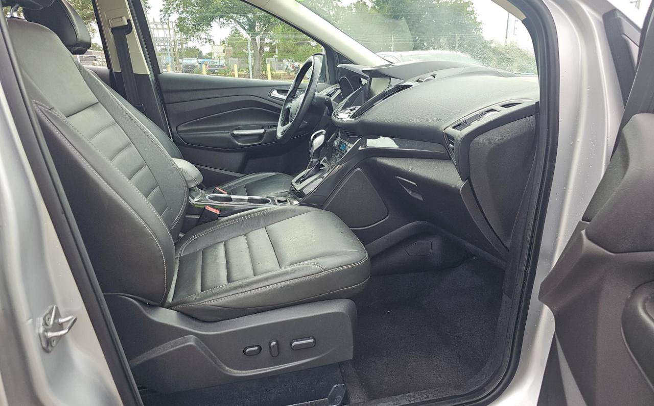 Used 2015 Ford Escape Titanium w/ Equipment Group 301A AWD/4WD image 11