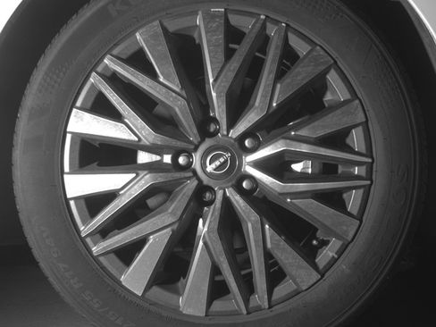 Used 2025 Nissan Altima 2.5 SV FWD image 13