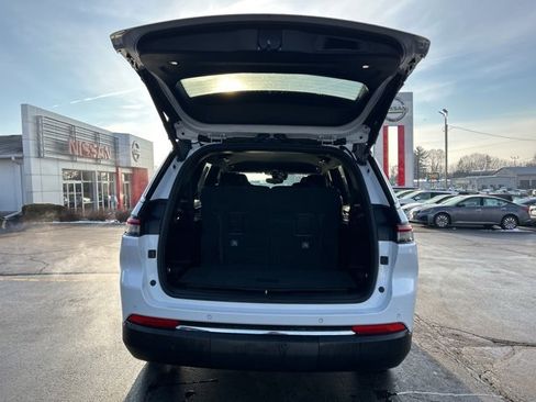 Used 2024 Jeep Grand Cherokee L Limited w/ Trailer Tow Package image 9