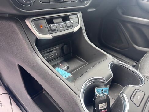 Used 2022 GMC Terrain SLT w/ Tech Package image 20