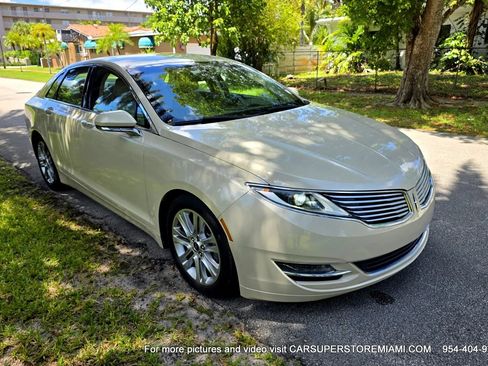 Used 2014 Lincoln MKZ Hybrid w/ Equipment Group 202A Reserve FWD image 19
