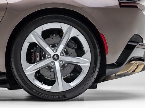 Certified 2025 Ferrari 12Cilindri image 16