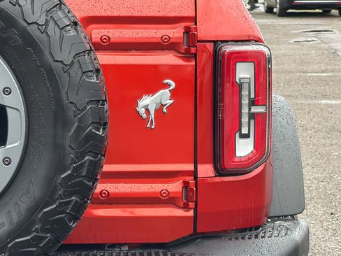 Used 2022 Ford Bronco Badlands image 8