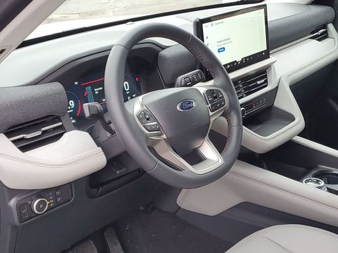 New 2026 Ford Explorer Active w/ Active Comfort Package image 9