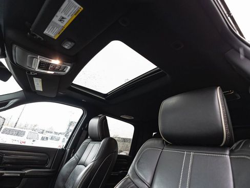 Used 2023 RAM 2500 Limited image 28