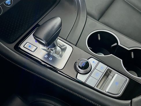 Used 2025 Genesis G70 2.5T RWD image 25