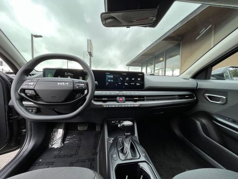 Used 2025 Kia K4 FWD image 34