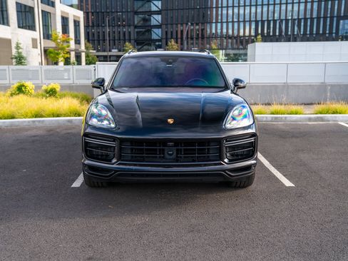 Certified 2021 Porsche Cayenne Turbo S AWD/4WD image 6