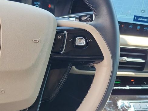Certified 2025 Lincoln Corsair Grand Touring w/ Jet Appearance Package AWD/4WD image 9
