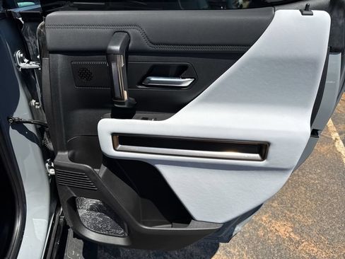 Used 2025 GMC Hummer EV 3X AWD/4WD image 43