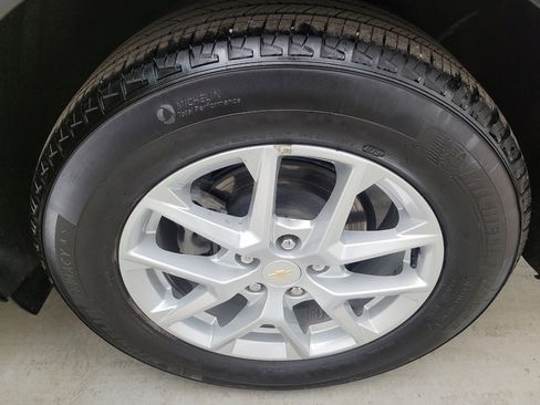 Used 2024 Chevrolet Equinox LT w/ LPO, Floor Liner Package FWD image 31