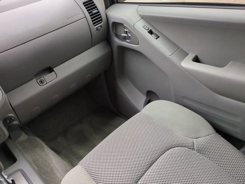 Used 2017 Nissan Frontier SV w/ SV Value Truck Package image 16