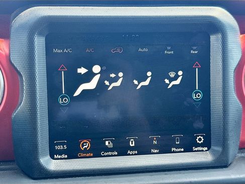 Used 2023 Jeep Wrangler Unlimited Rubicon AWD/4WD image 17