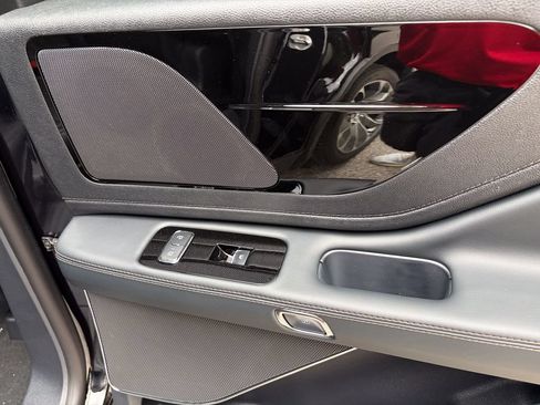 New 2026 Lincoln Aviator AWD image 30