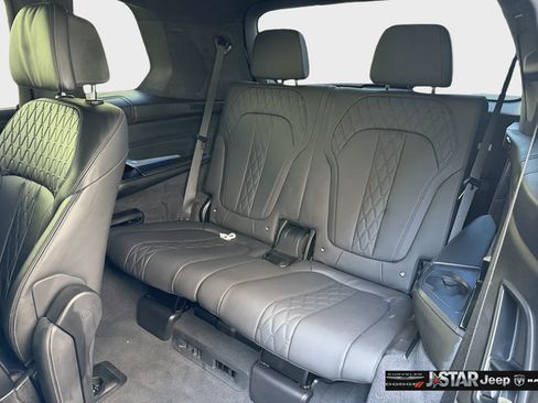 Used 2025 BMW X7 M60i w/ M Sport Professional Package AWD/4WD image 27