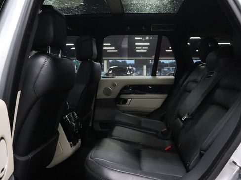 Used 2020 Land Rover Range Rover HSE image 14