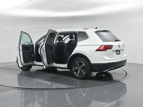 Used 2019 Volkswagen Tiguan SEL image 38