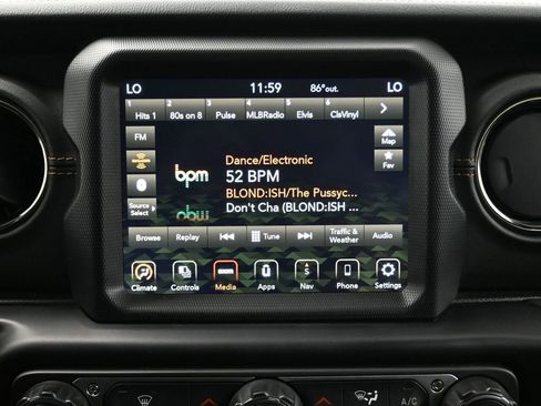 Used 2022 Jeep Wrangler Unlimited Sahara image 22