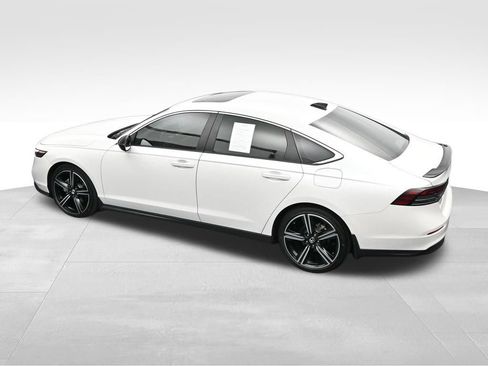 Used 2024 Honda Accord Sport image 32