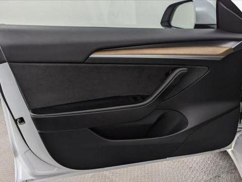 Used 2023 Tesla Model 3 Standard Range image 11