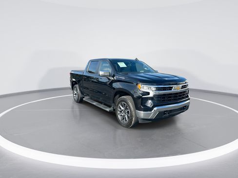 Used 2022 Chevrolet Silverado 1500 LT w/ Protection Package AWD/4WD image 2