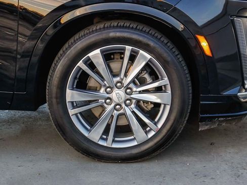 Used 2024 Cadillac XT6 Premium Luxury image 11