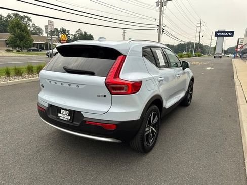 Certified 2025 Volvo XC40 B5 Core AWD/4WD image 5