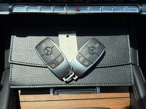 Used 2025 Mercedes-Benz GLE 350 4MATIC image 8