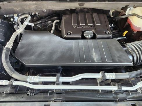 Used 2023 Chevrolet Silverado 1500 Custom image 32