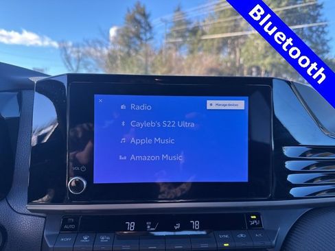 Used 2025 Toyota Camry SE image 14