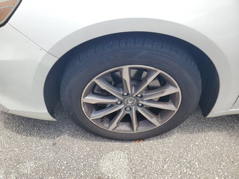 Used 2018 Acura TLX FWD image 3
