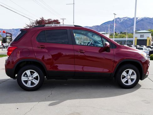Used 2022 Chevrolet Trax LT w/ Driver Confidence Package AWD/4WD image 9