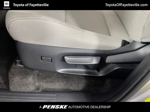 Certified 2025 Toyota 4Runner SR5 AWD/4WD image 21
