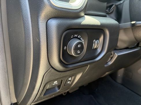 Used 2022 RAM 1500 Big Horn AWD/4WD image 6