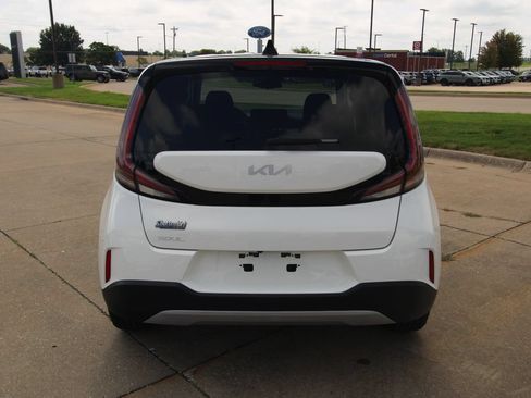 Used 2025 Kia Soul S FWD image 14