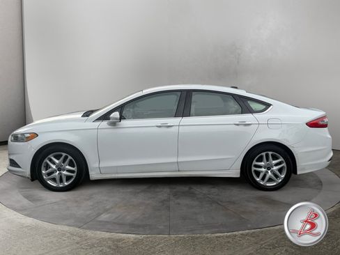 Used 2014 Ford Fusion SE FWD image 4