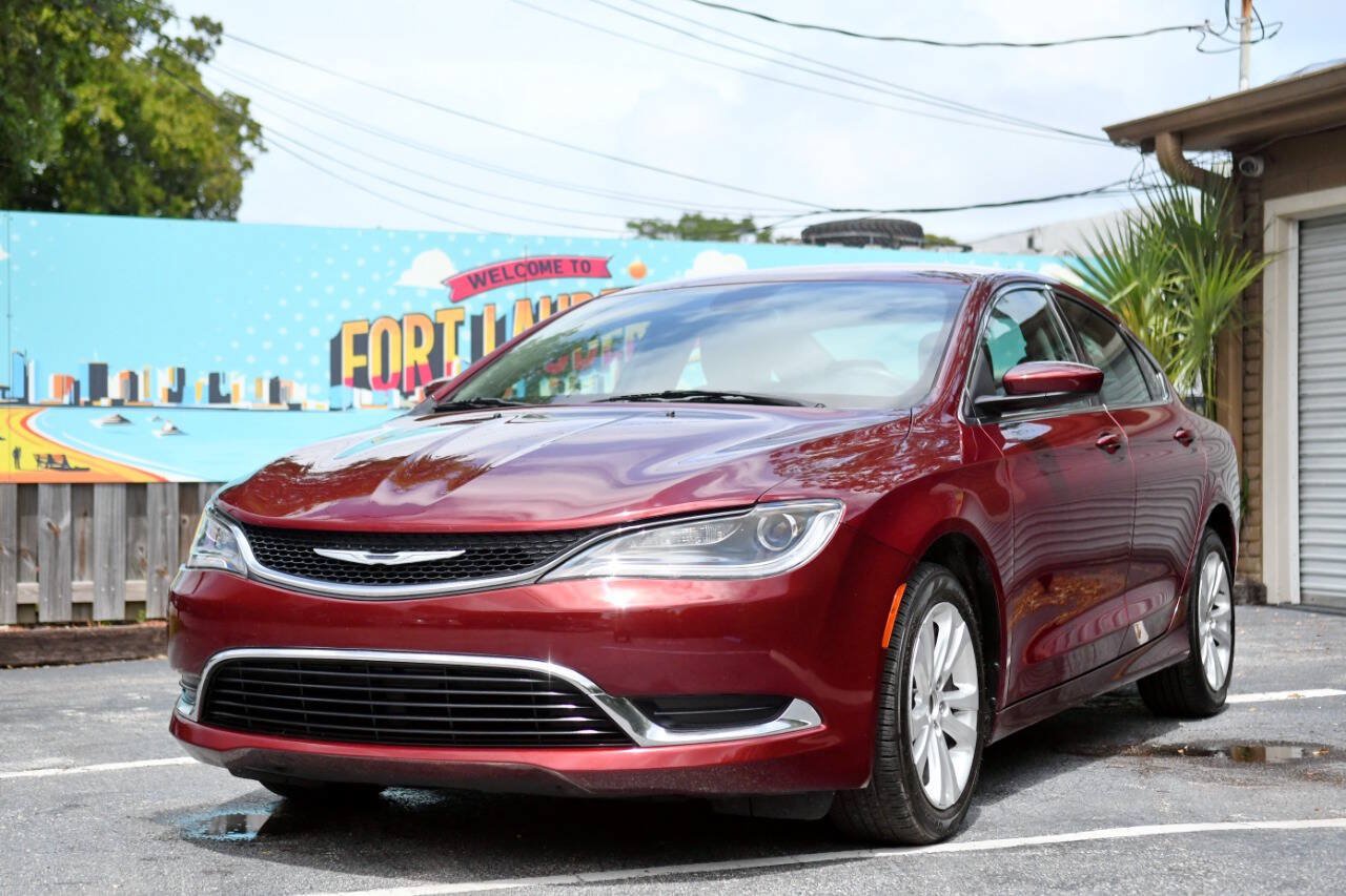 Used 2015 Chrysler 200 Limited FWD image 1
