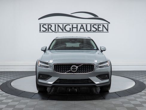 New 2026 Volvo V60 B5 Cross Country Plus w/ Climate Package image 2