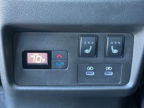 Used 2025 Nissan Rogue Platinum w/ Platinum Premium Package image 24